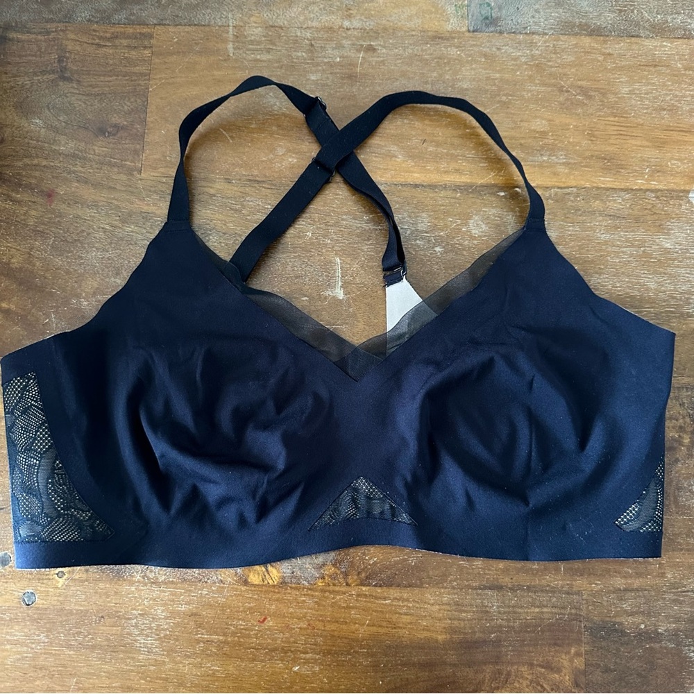 Honeylove Lace CrossOver Wire-Free Bra Size Largeโ No Cups